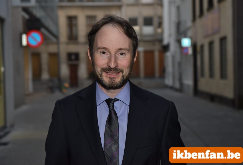 Acteur Aron Wade schrijft boek over depressie